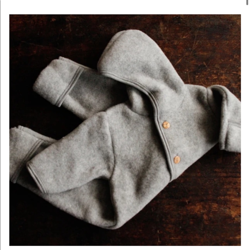 ISO any color size 6-12mo or 12-1yr